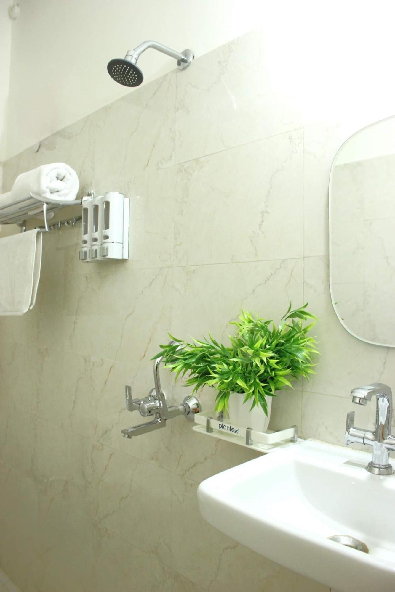 The Nandi International Boutique Homestay Varanasi Bagian luar foto