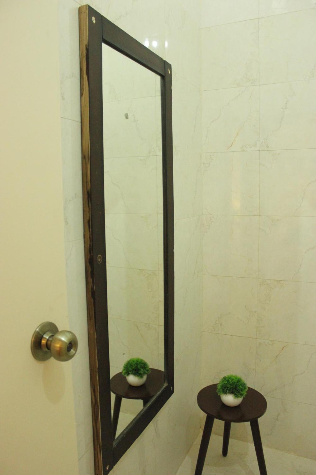 The Nandi International Boutique Homestay Varanasi Bagian luar foto