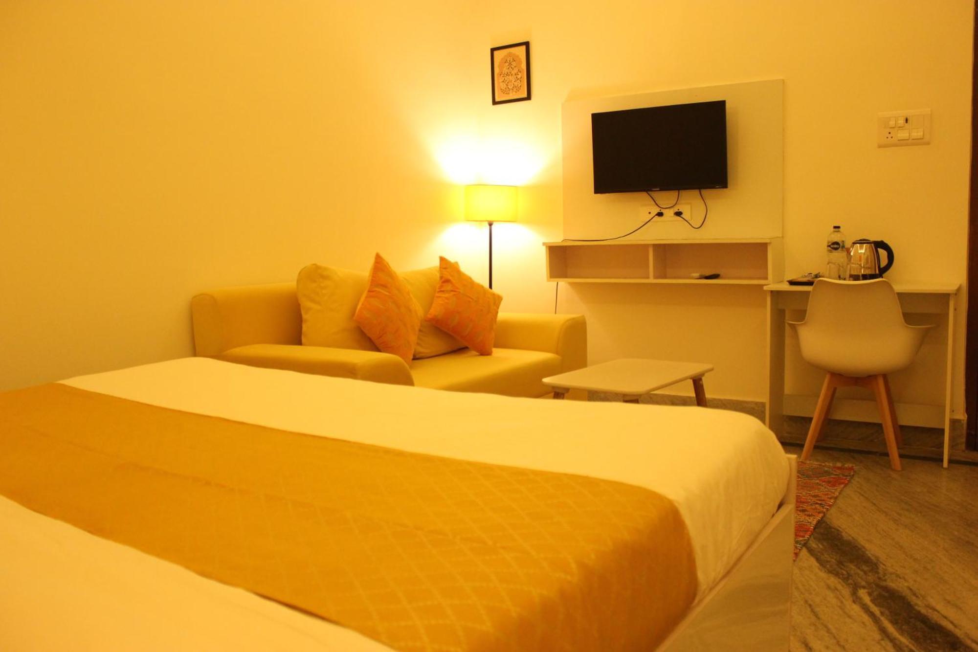 The Nandi International Boutique Homestay Varanasi Bagian luar foto