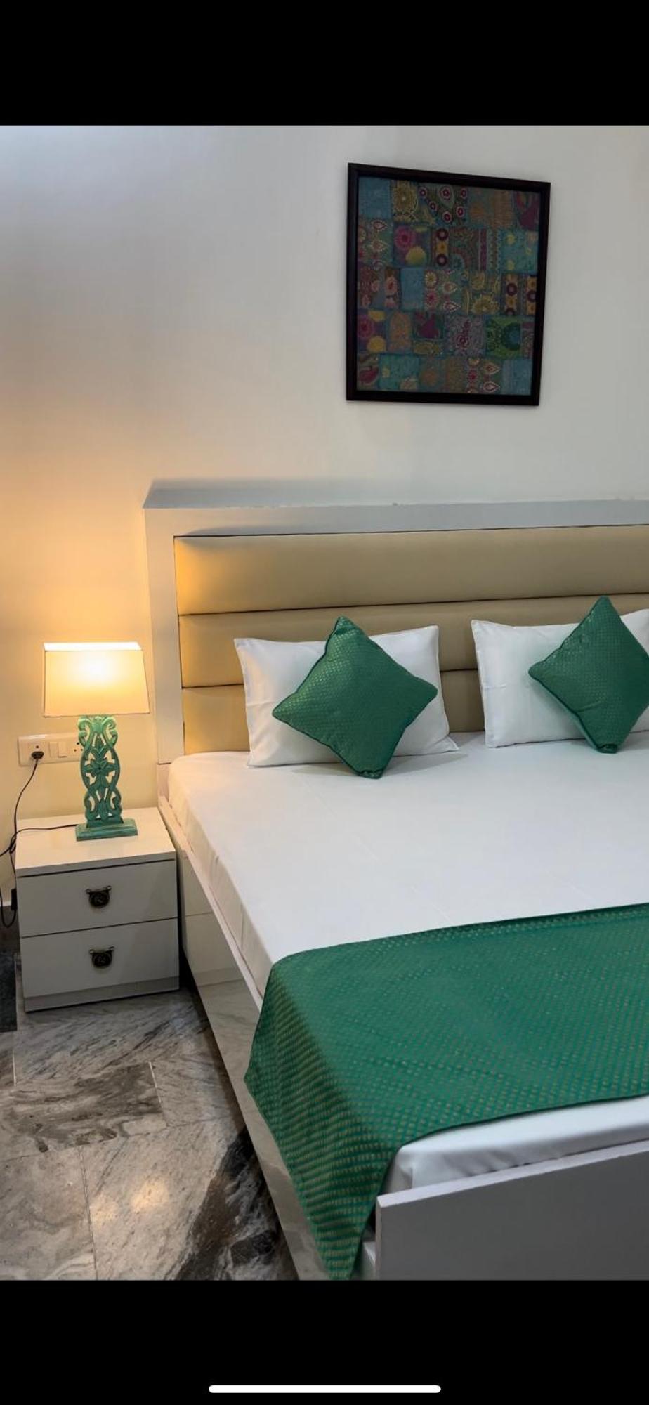 The Nandi International Boutique Homestay Varanasi Bagian luar foto